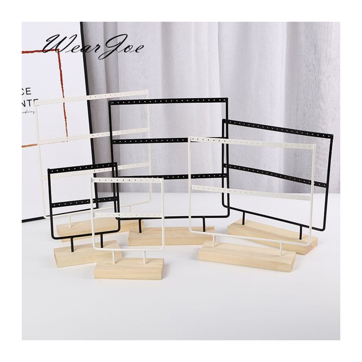 WILLJANE Schmuckdisplay Organizer aus Holz und Metall für Ohrstecker und Anhänger mit 24 Löchern in Braun, Weiß oder Schwarz - Bild 1