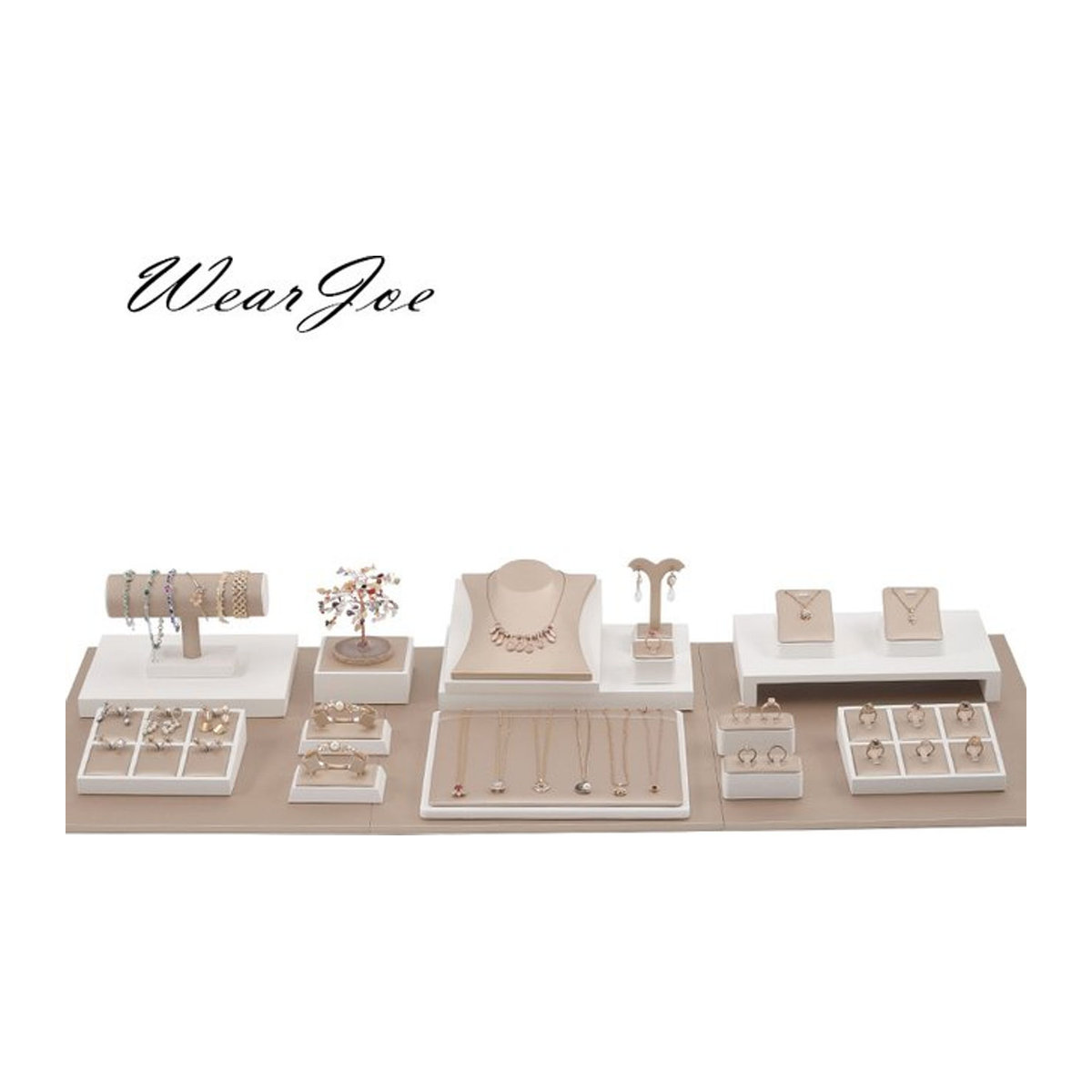 WILLJANE Schmuckorganisator aus Leder in Beige für Ringe, Ohrringe, Armbänder und Halsketten als minimalistisches Vitrinen-Tablett - Bild 1
