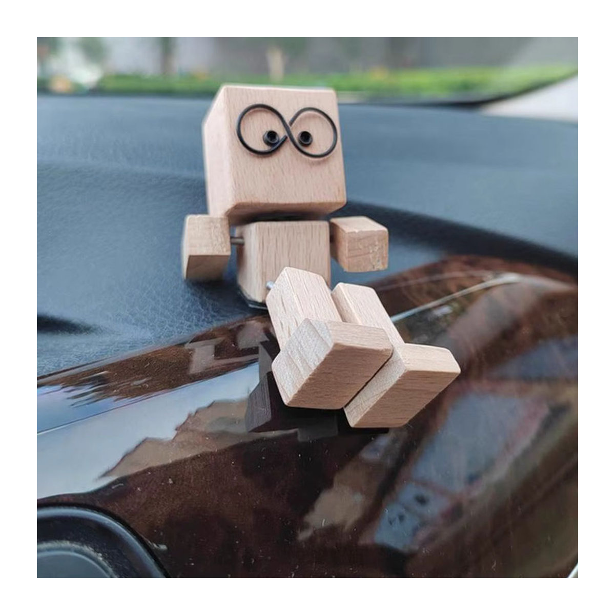 Wippende Holzfigur Mensch als Auto-Armaturenbrett Dekoration in Braun - Bild 2