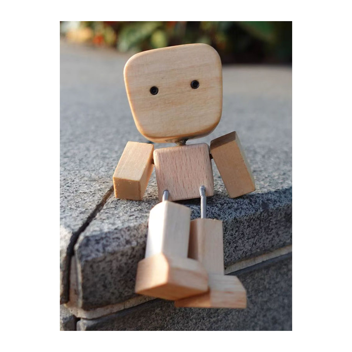 Wippende Holzfigur Mensch als Auto-Armaturenbrett Dekoration in Braun - Bild 7