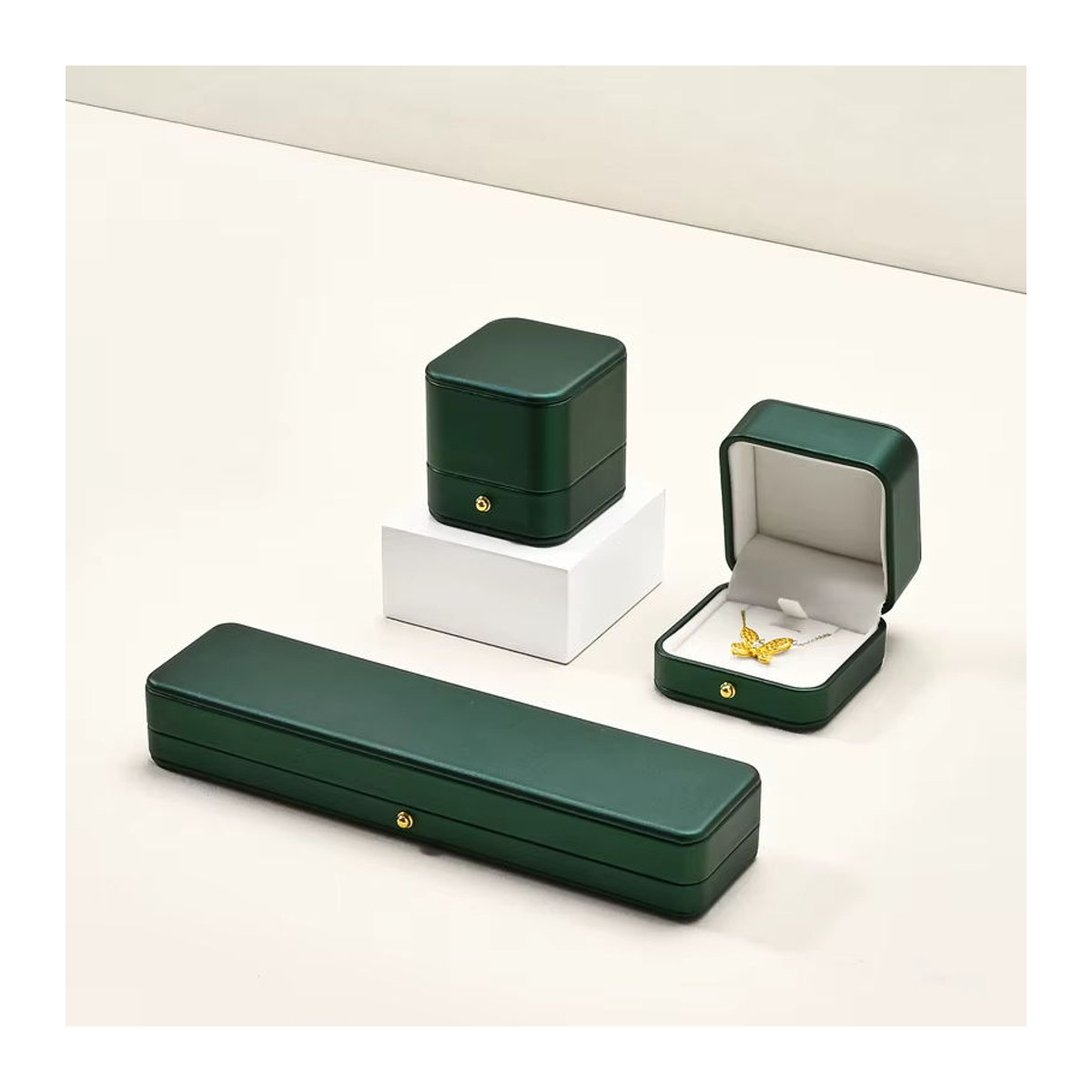 WoodTen Schmuck-Ringbox aus Leder in Grün als minimalistischer Schmuck-Organizer für Ringe, Ohrringe und Halsketten - Bild 4