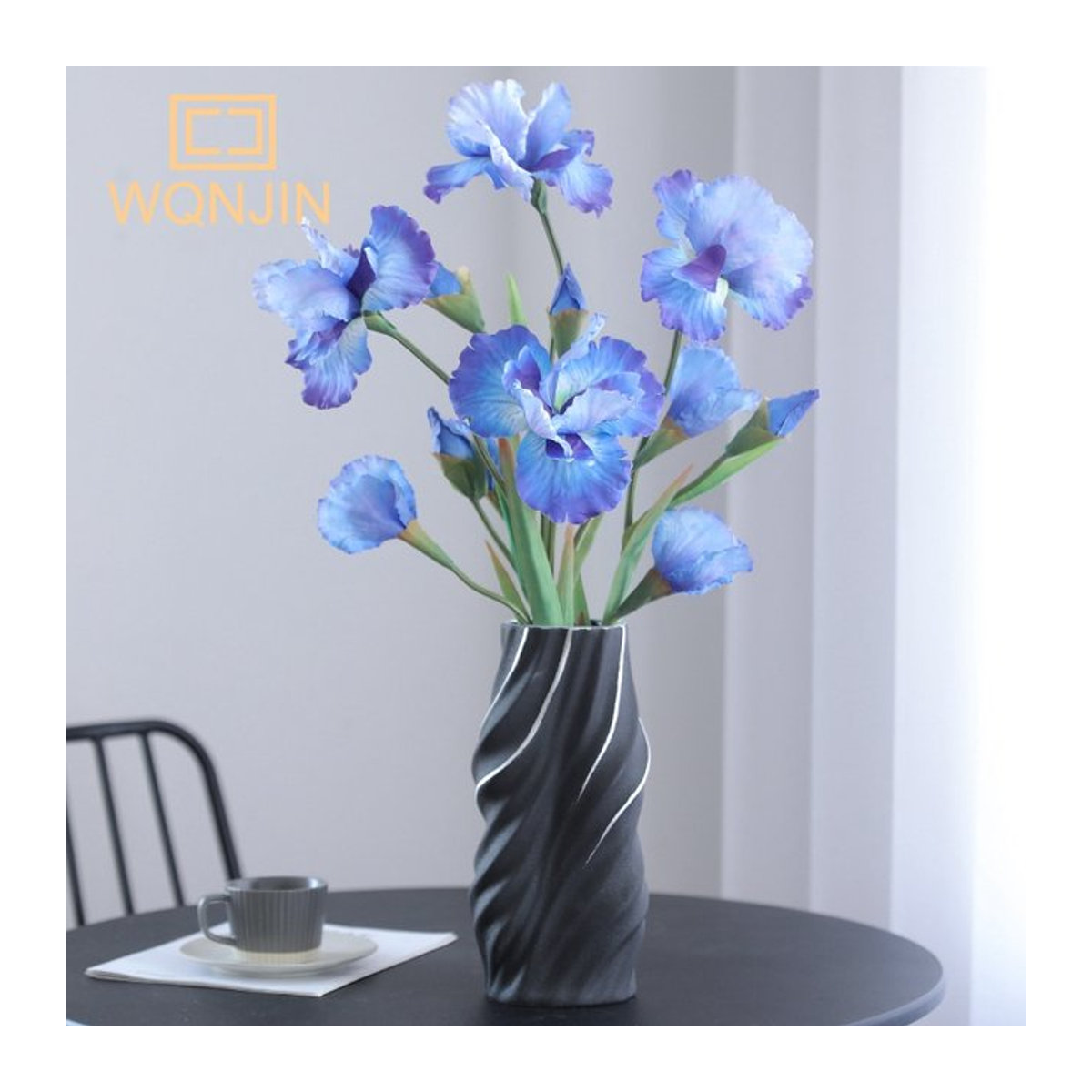 WQNJIN Künstliche Iris Blumen Zweige in Lila und Blau für Tischdekoration und Hochzeiten - Bild 1