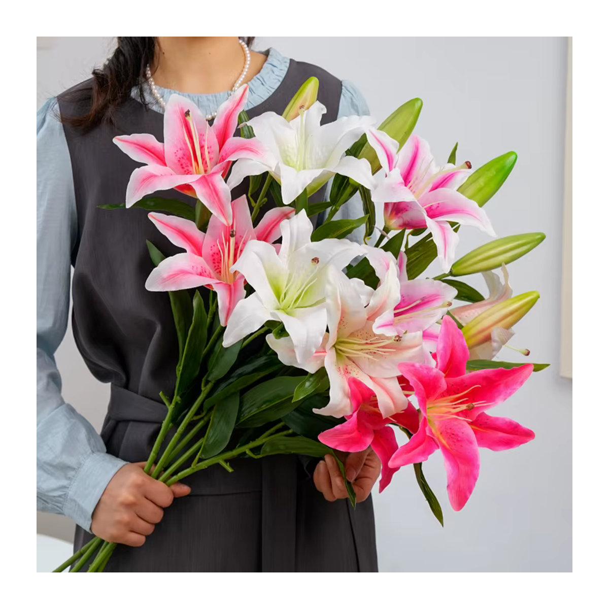 WQNJIN Künstliche Lilien mit 3 Blütenköpfen in Pink und Mehrfarbig als Textil-Blumenstrauß für Hochzeiten und die Tischdekoration im Wohnzimmer - Bild 3