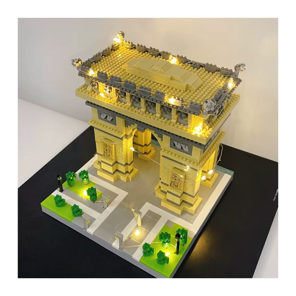 Wusste gebaut LED Arc de Triomphe Micro Mini Bausteine Spielzeug Paris Wahrzeichen Modell in Gelb - Bild 1