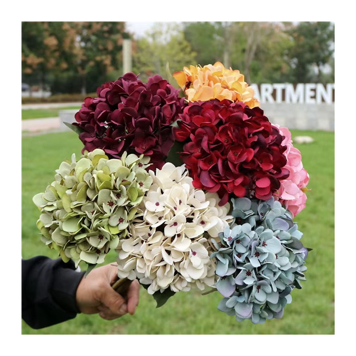 XIAOYINMO Künstliche Hortensien in Rot und Mehrfarbig für Hochzeit und Raumdekoration als Einzelstiel-Bouquet - Bild 3