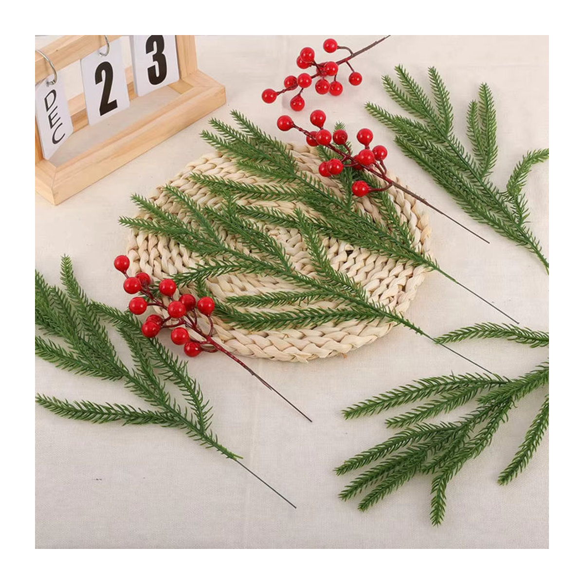 XIAOYINMO Künstliche Kiefernnadeln aus Kunststoff in Grün für Weihnachtsdekoration und DIY-Kränze - Bild 2