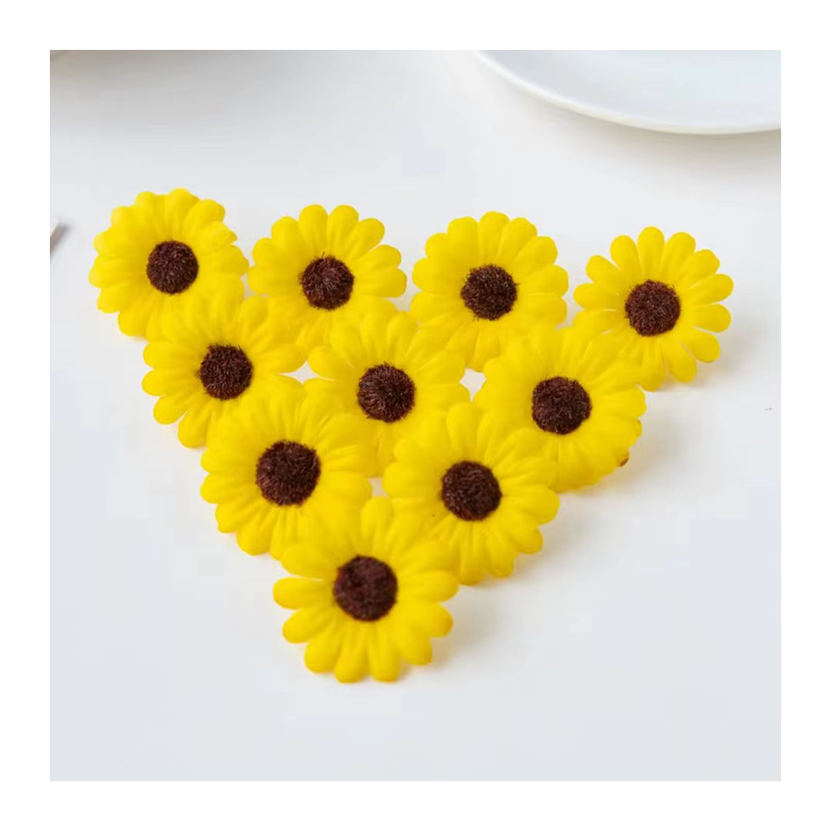 XIAOYINMO Künstliche Sonnenblumen Bouquet in Gelb aus Textil für Hochzeit und Dekoration - Bild 3