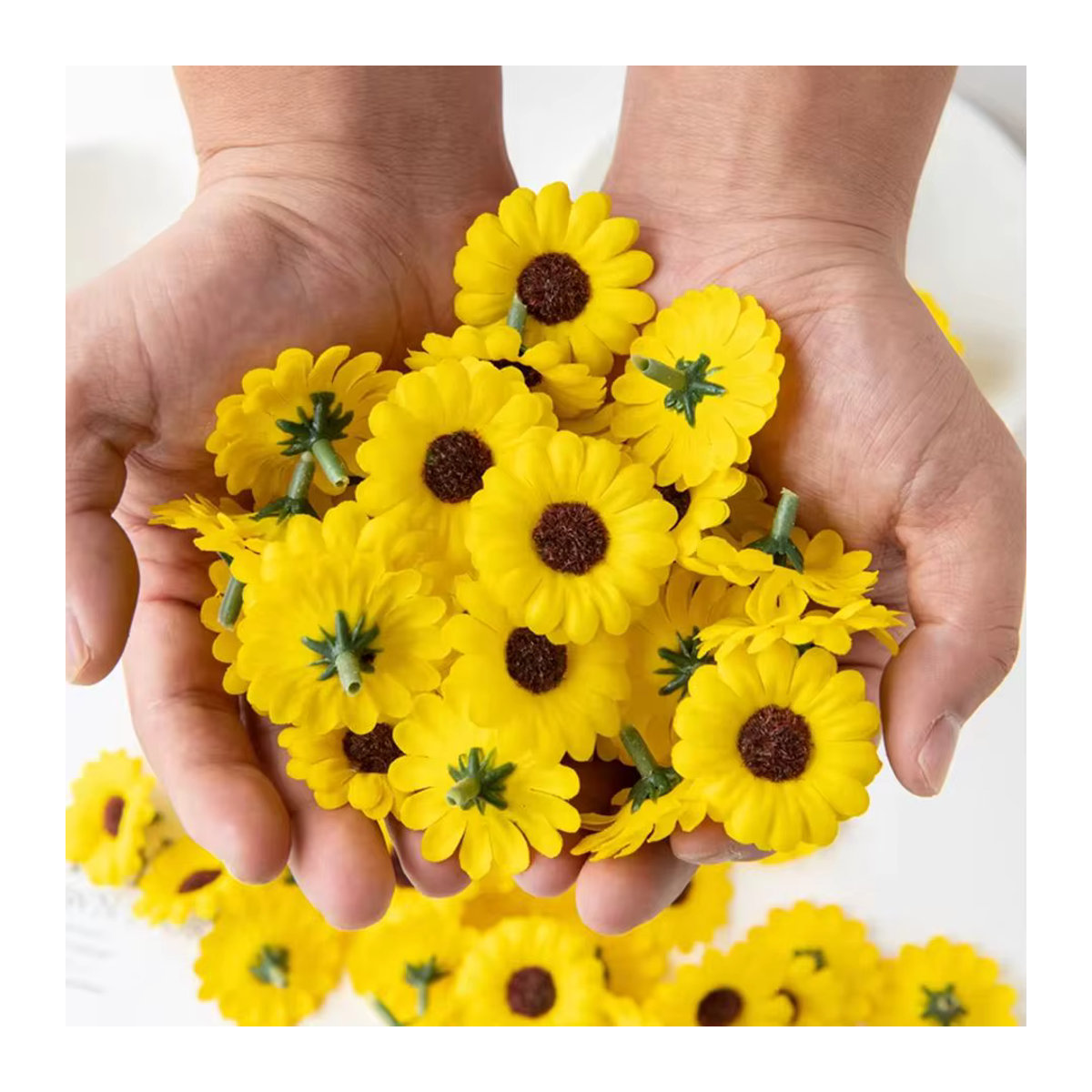XIAOYINMO Künstliche Sonnenblumen Bouquet in Gelb aus Textil für Hochzeit und Dekoration - Bild 4