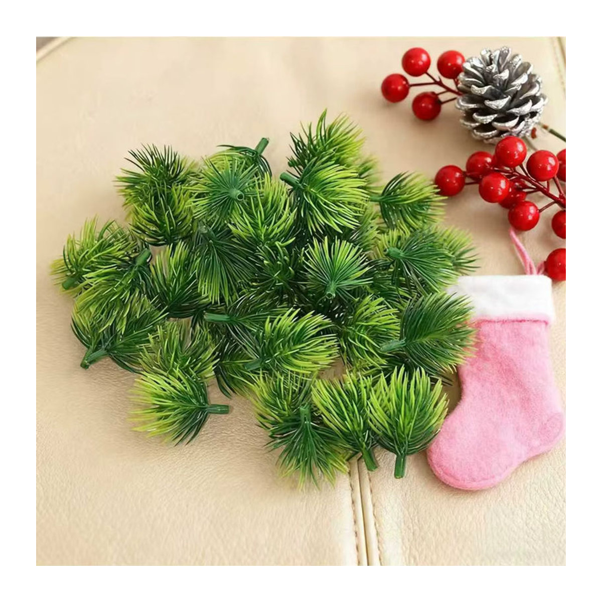XIAOYINMO Künstliche Stechpalme mit kleinen Früchten in Grün zur Dekoration für Weihnachten und Hochzeiten - Bild 3