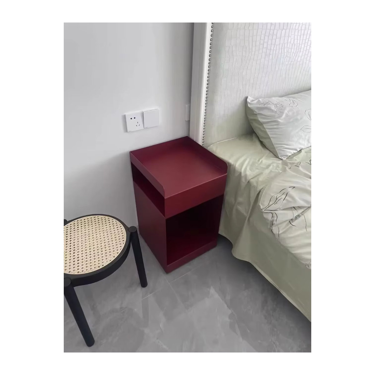 XIUWO Nachttisch aus Metall im skandinavischen Design mit Rollen, Weiß oder Rot - Bild 2