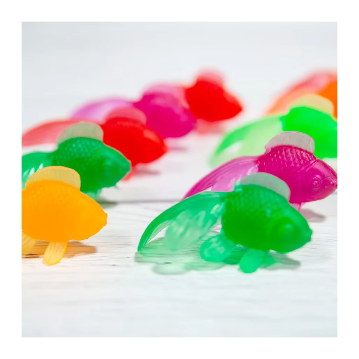 XJM Aquarium Dekoration Set mit simulierten Fischen und Fischernetz, mehrfarbige Meerestier-Modelle aus Gummi und Kunststoff für dein Aquarium - Bild 4