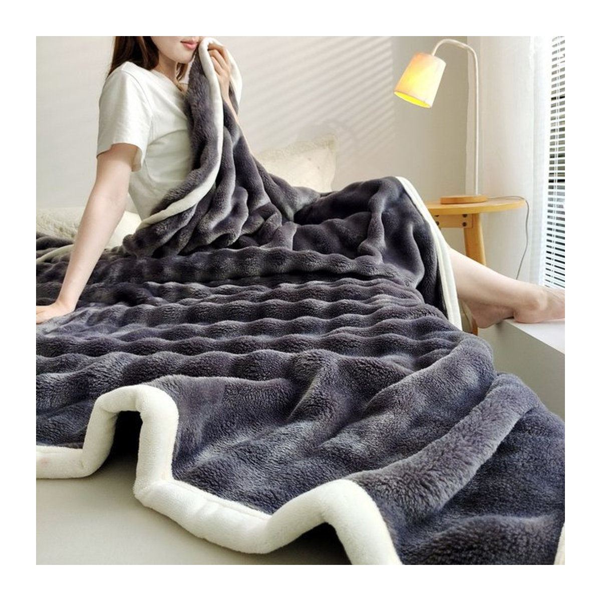 Y1 HomeSoft Flanell Decke aus Korallenfleece in Rosa oder Grau für Sofa und Schlafzimmer - Bild 1