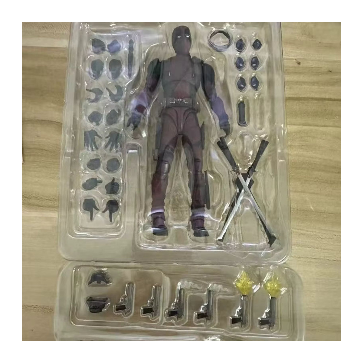 Yamaguchi Deadpool Actionfigur aus PVC in Rot, 16 cm hoch, als dekoratives Modell für Sammler - Bild 3