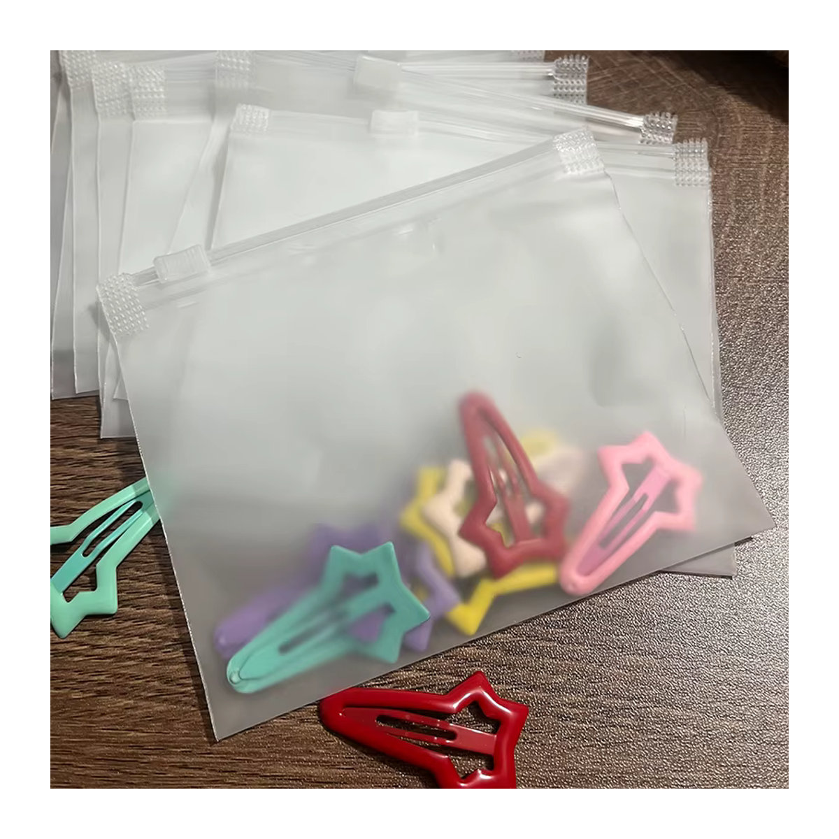 Yidensy Zipper Kunststoff Taschen 10er Set Halb Transparent Matt Weiß B: 12 cm, H: 10 cm Schmuckbeutel für Halsketten, Ohrringe und Haarspangen - Bild 2