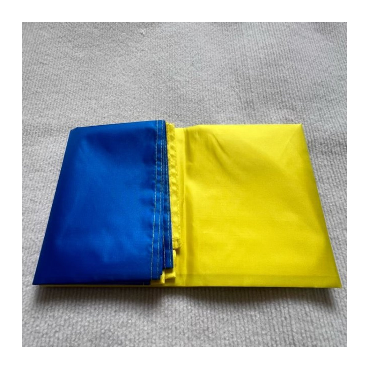 YIXIN Ukraine Flagge als hängendes Banner aus Textil, mehrfarbig, B: 150 cm, H: 90 cm - Bild 1