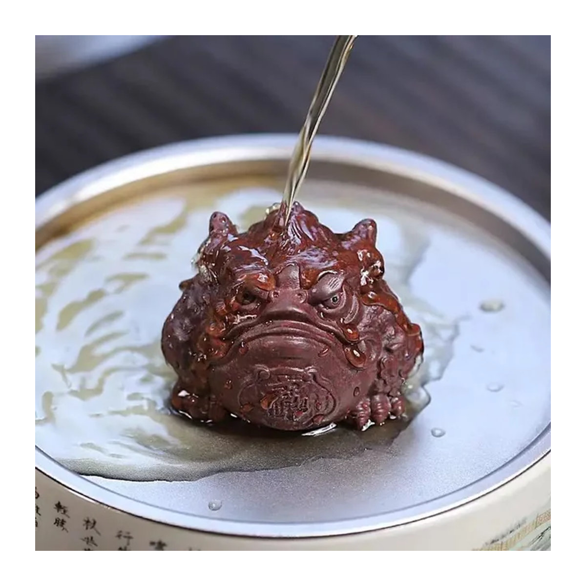 Yixing Purple Clay Tea Pet – Goldene 3-beinige Krötenfigur aus Keramik in Braun und Gold für deine Zen-Teezeremonie - Bild 1