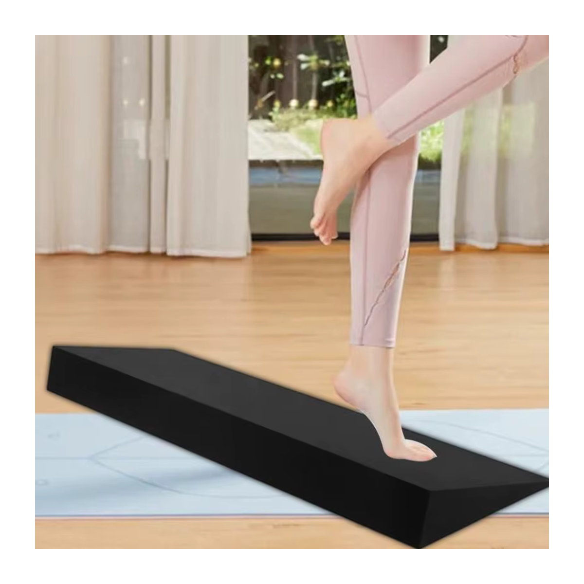 Yoga Keil Block Schwarz zur Unterstützung für Dehnübungen und Fitness - Bild 3