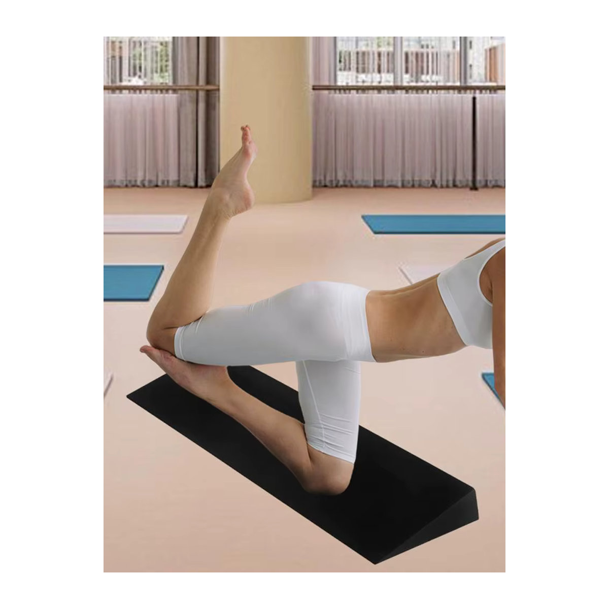Yoga Keil Block Schwarz zur Unterstützung für Dehnübungen und Fitness - Bild 7