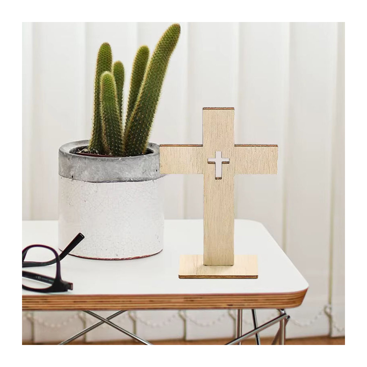 YOMDID 6er Set Holzkreuze in Braun als stehendes Kruzifix für christliche Anlässe wie Taufe und Erstkommunion als minimalistische Tischdekoration - Bild 4