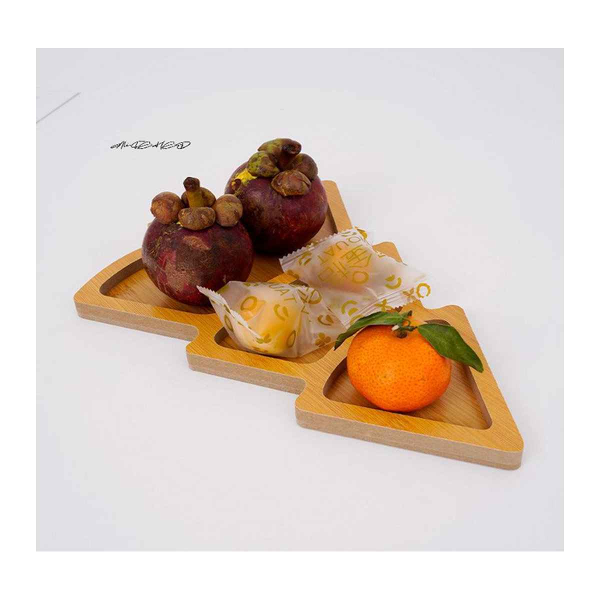 YOWEI Serviertablett aus Holz in Weihnachtsbaum-Form, Braun, Geometrisches Design für Snacks und Dekoration - Bild 1