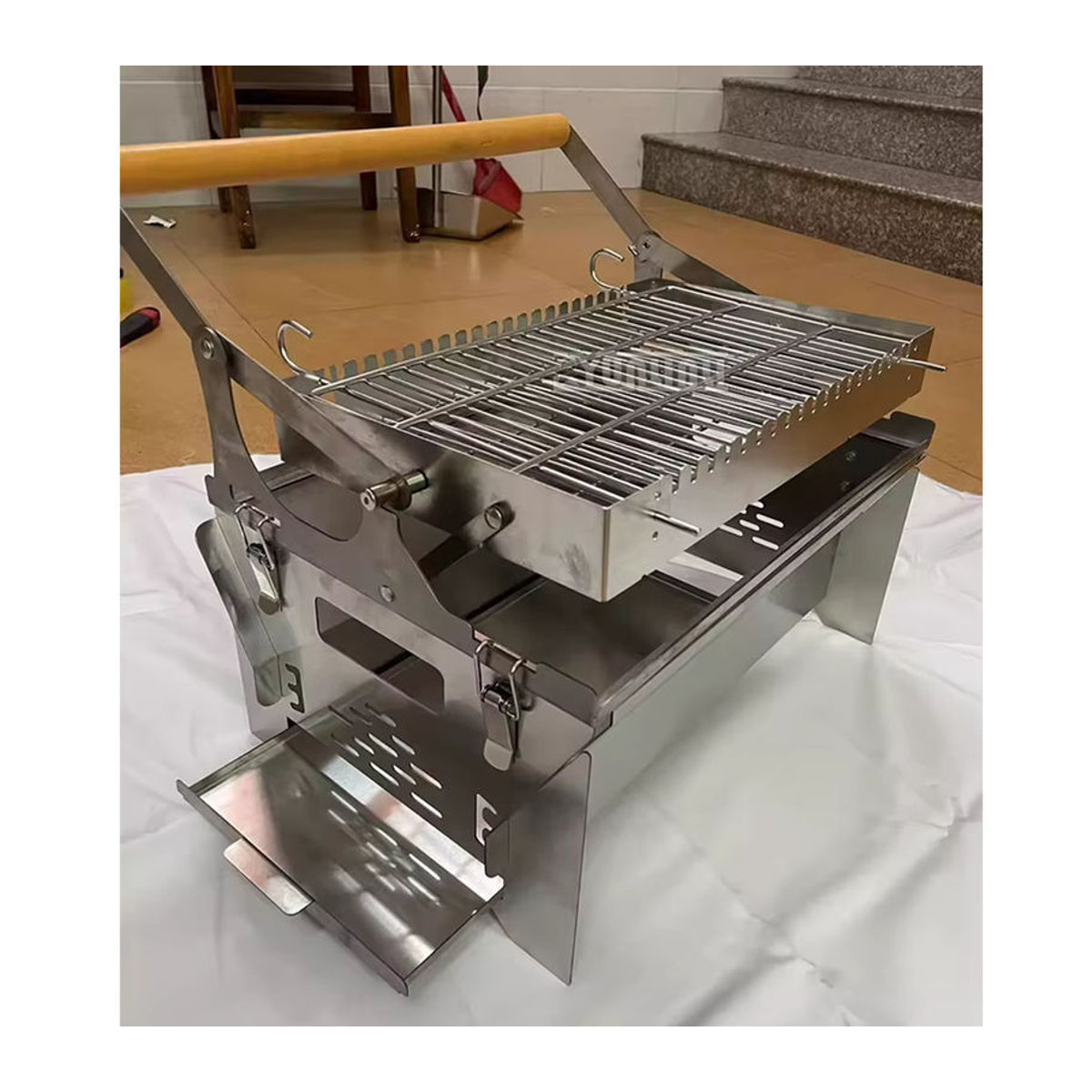 YunlinLi Flip Kippengrill für Haushalt und Outdoor, rotierender Netzgrill aus Edelstahl in Rot, wahlweise für Holzkohle oder Elektro geeignet - Bild 5