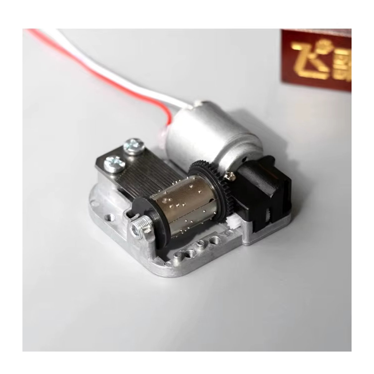 YunSheng Elektrische Spieluhr Amazing Grace aus Metall in Silber als dekoratives Ornament - Bild 6