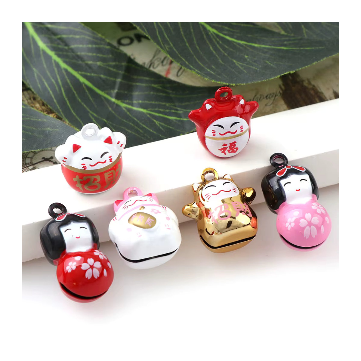 Ywbeads 2er-Set Glückliche Katze Hängeornamente mit Glöckchen in Gold und Rosa für Weihnachtsbaum und DIY-Bastelarbeiten - Bild 3