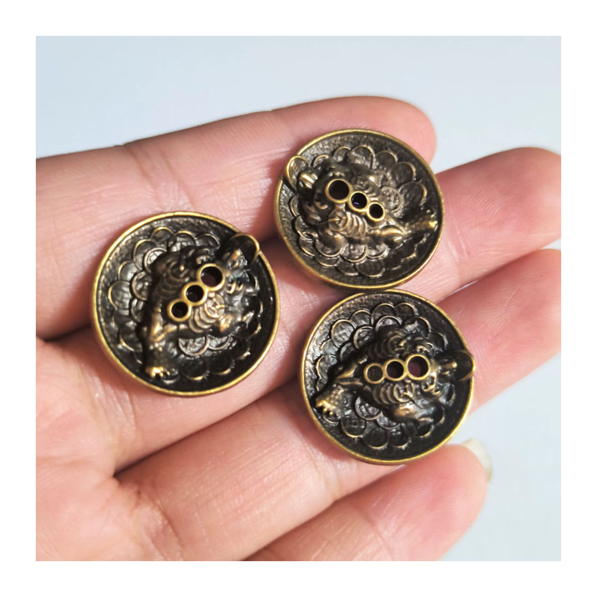 YXYMCF Mini Metall-Räuchergefäß in Silber für Sandelholz und OUDH Räucherstäbchen, Durchmesser: 2 cm - Bild 3