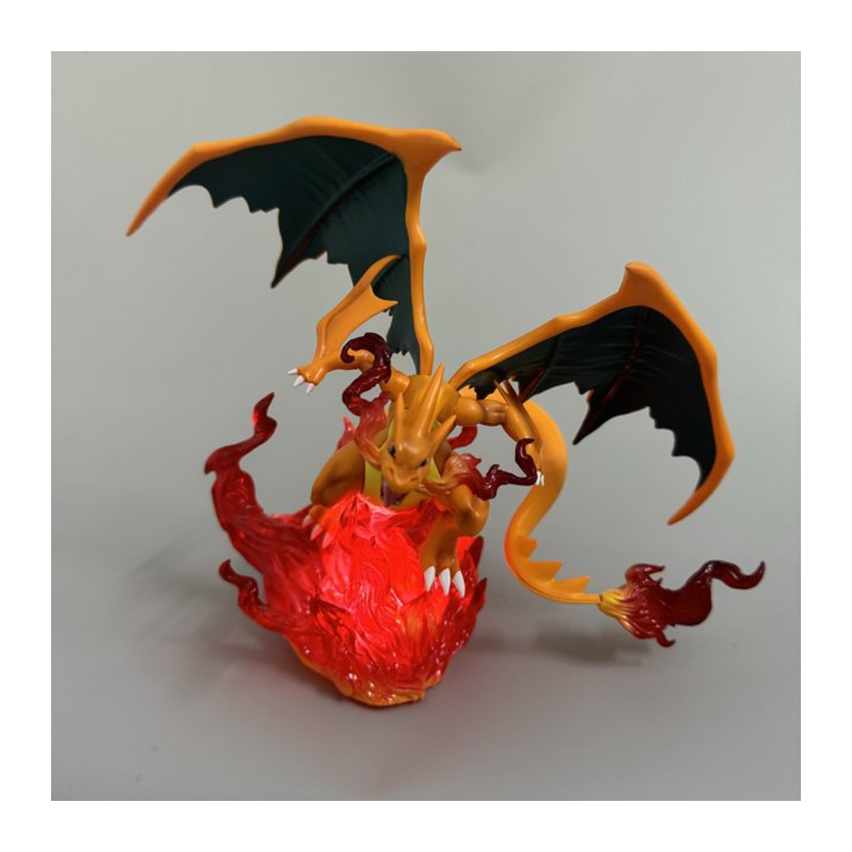 Zhenxin Town Spray Fire Dragon Anime Statue Handgefertigtes Modell in Orange - Bild 1