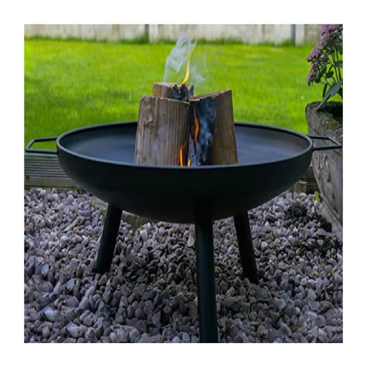 ZJMZYM 24-Zoll Feuerschale in Schwarz mit Grillzange und Gusseisenbeinen für Garten, Camping und Terrasse - Bild 3