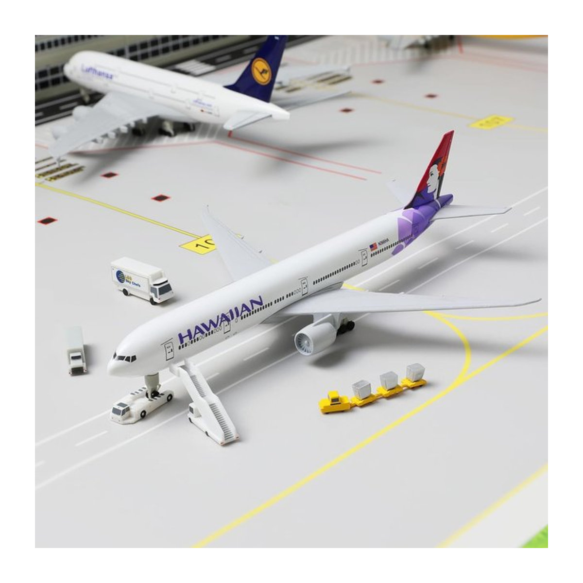 ZOCO Flugzeugmodell 777 Hawaiianisches Flugzeug aus Metalldruckguss mit Ständer, Weiß/Beige, Maßstab 1/300 - Bild 1