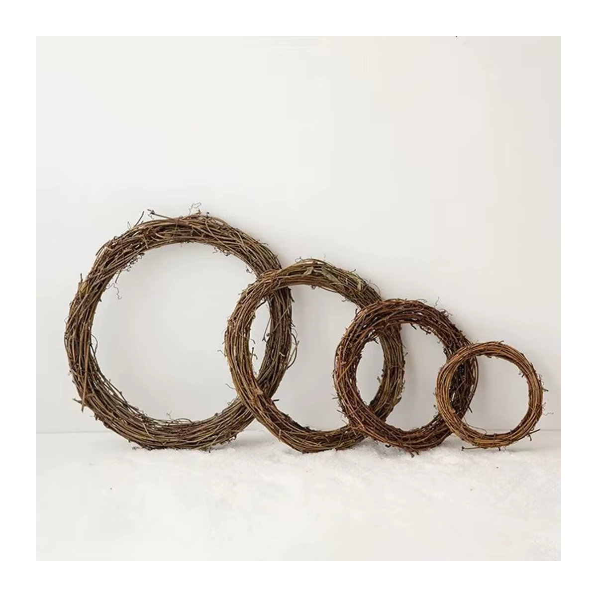 ZQCY Künstlicher Kranz aus Reben und Blättern in Braun für Hochzeit, Garten und Dekoration, Rund, Durchmesser: 10 cm, 15 cm oder 20 cm - Bild 3
