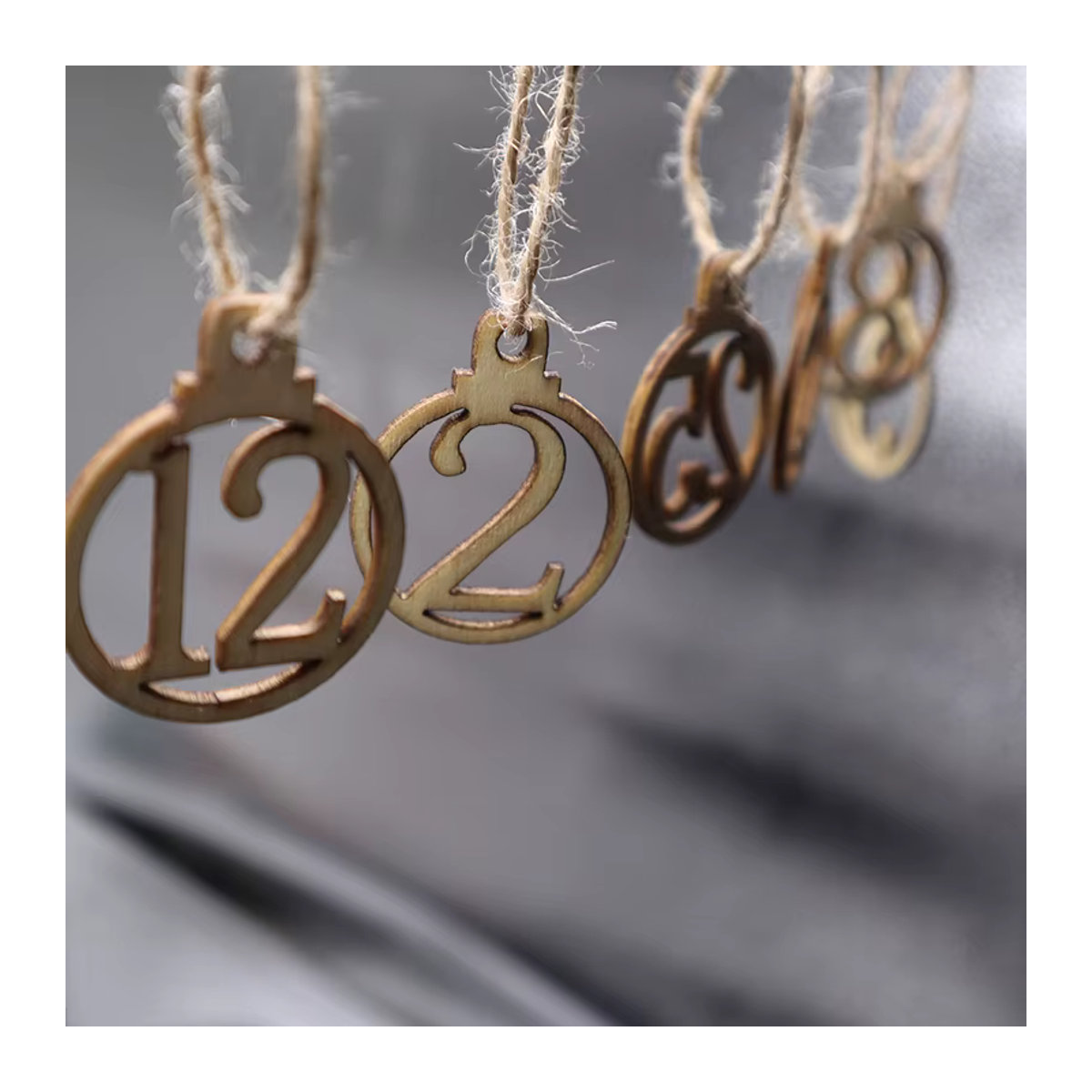 ZQNYCY Adventskalender Holz Tags Set mit Nummern 1-25 in Braun für skandinavische Weihnachtsdekoration - Bild 4