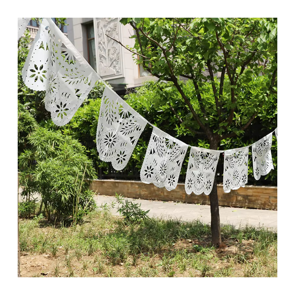 ZQNYCY Papel Picado Banner aus Kunststoff in Weiß als mexikanische Party-Dekoration für Hochzeit und Geburtstag - Bild 3