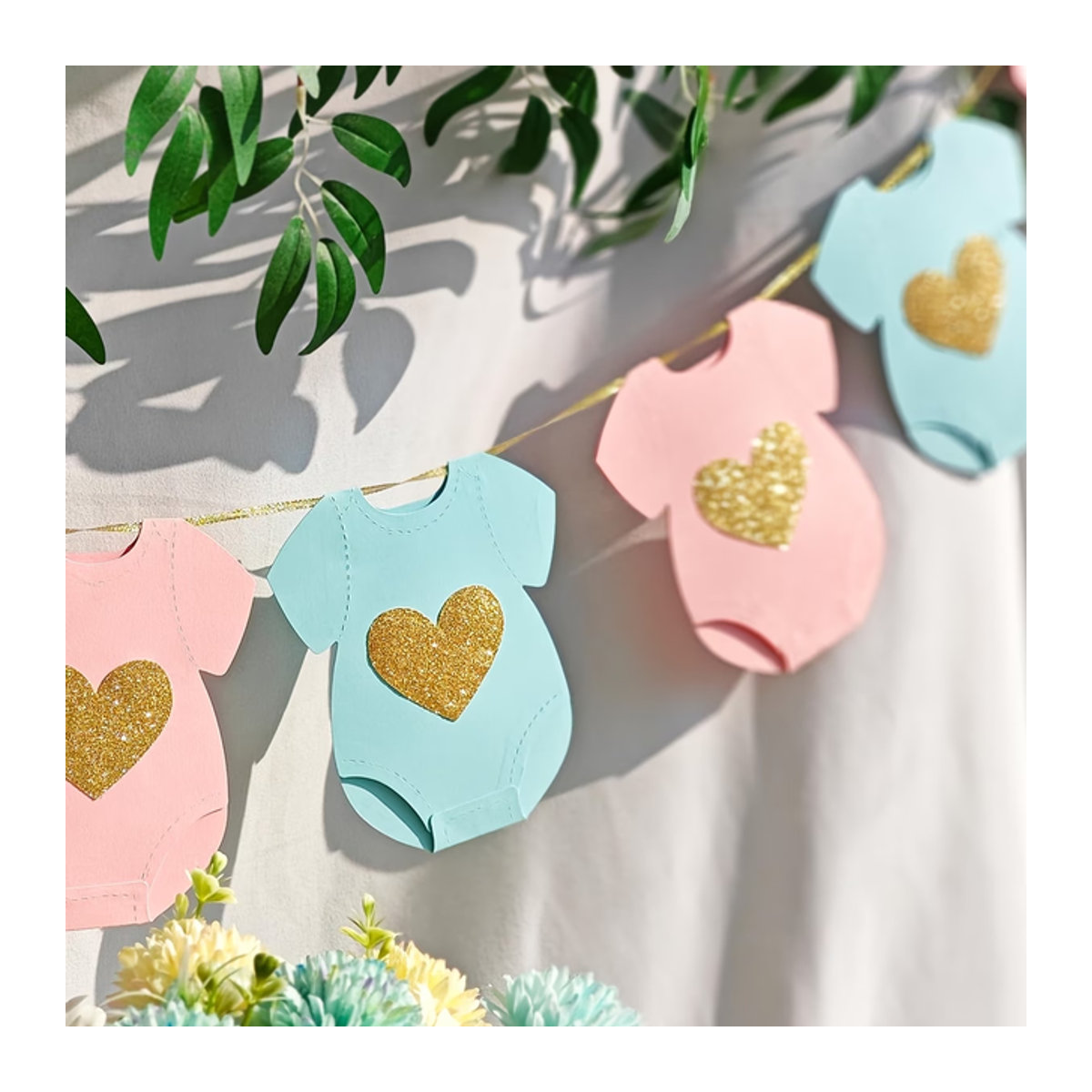 ZQNYCY Papiergirlande Bodysuit und Herzen in Blau und Rosa für Babyparty, Gender Reveal und Geburtstag Dekoration - Bild 1