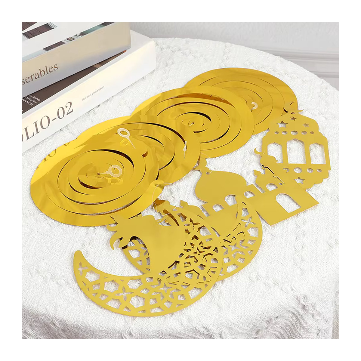 ZQNYCY Ramadan Dekoration Set aus 8 Stück goldene Hängende Swirl Ornamente mit Mond und Sternen für Eid Mubarak Party Dekoration - Bild 3
