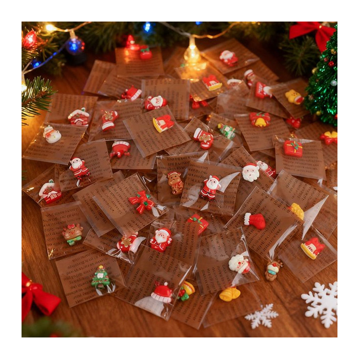 ZQNYCY Weihnachts Kühlschrankmagnete aus Kunstharz mit Cartoon-Motiven wie Weihnachtsmann und Schneemann, mehrfarbig, 10-50 Stück Set - Bild 1