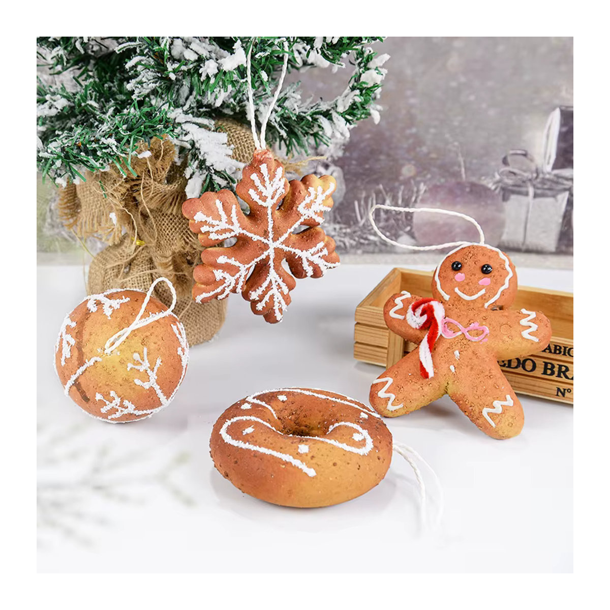 ZQNYCY Weihnachtsbaum Hängeornamente aus Schaumstoff mit Schneeflocken und Lebkuchenmann in Braun - Bild 6