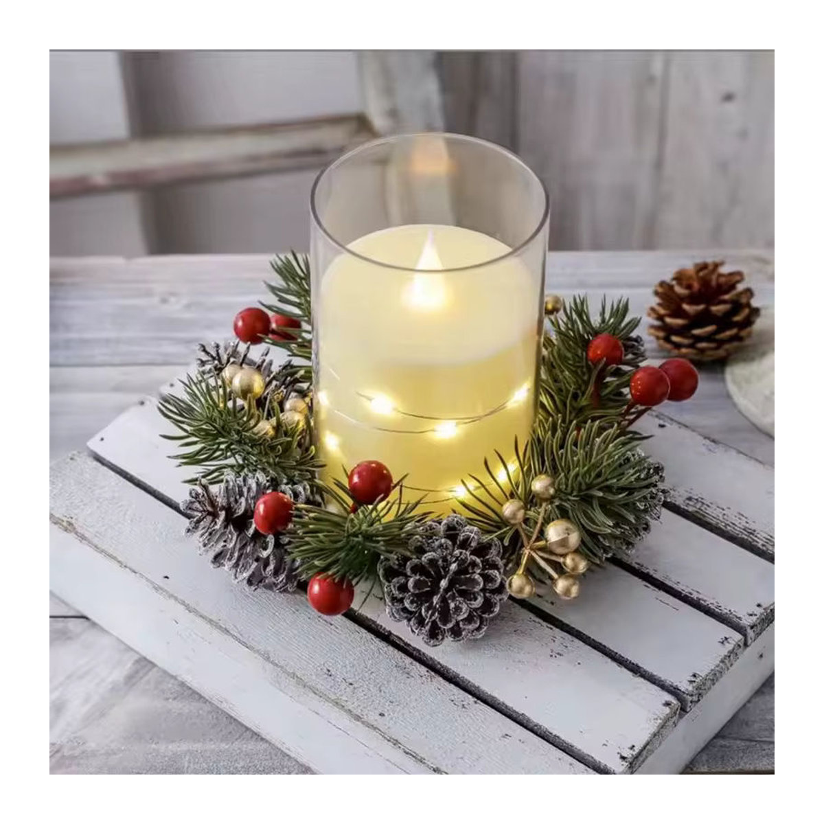 ZQNYCY Weihnachtskerzenhalter aus Glas mit künstlichen Tannenzweigen und Beeren in Gold und Mehrfarbig für Votivkerzen zur Tischdekoration - Bild 2
