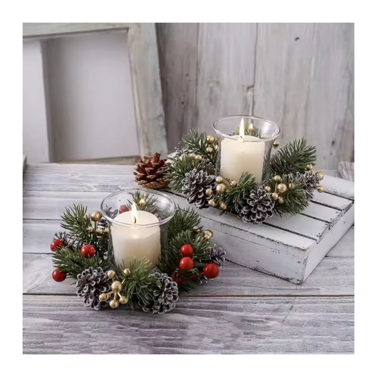 ZQNYCY Weihnachtskerzenhalter aus Glas mit künstlichen Tannenzweigen und Beeren in Gold und Mehrfarbig für Votivkerzen zur Tischdekoration - Bild 3
