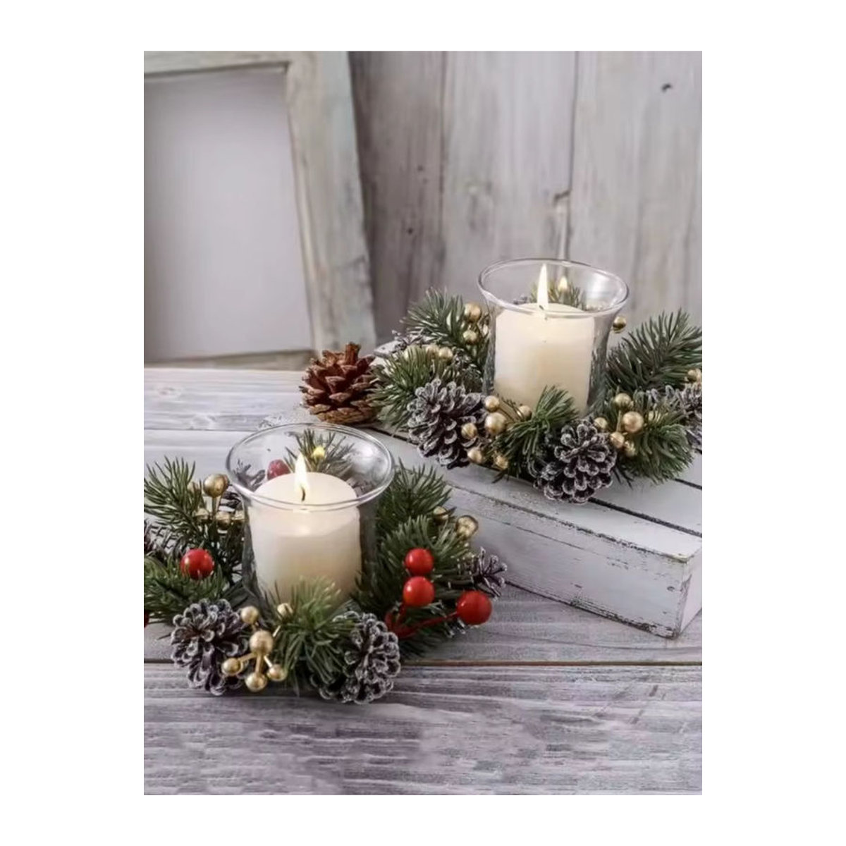 ZQNYCY Weihnachtskerzenhalter aus Glas mit künstlichen Tannenzweigen und Beeren in Gold und Mehrfarbig für Votivkerzen zur Tischdekoration - Bild 6