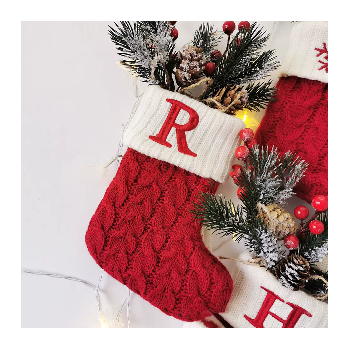 ZQNYCY Weihnachtsstrumpf mit Buchstaben-Schriftzug als Hängeornament aus Textil in Rot - Bild 2