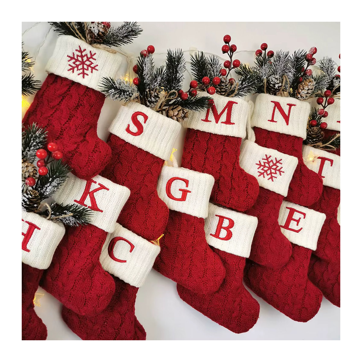 ZQNYCY Weihnachtsstrumpf mit Buchstaben-Schriftzug als Hängeornament aus Textil in Rot - Bild 3
