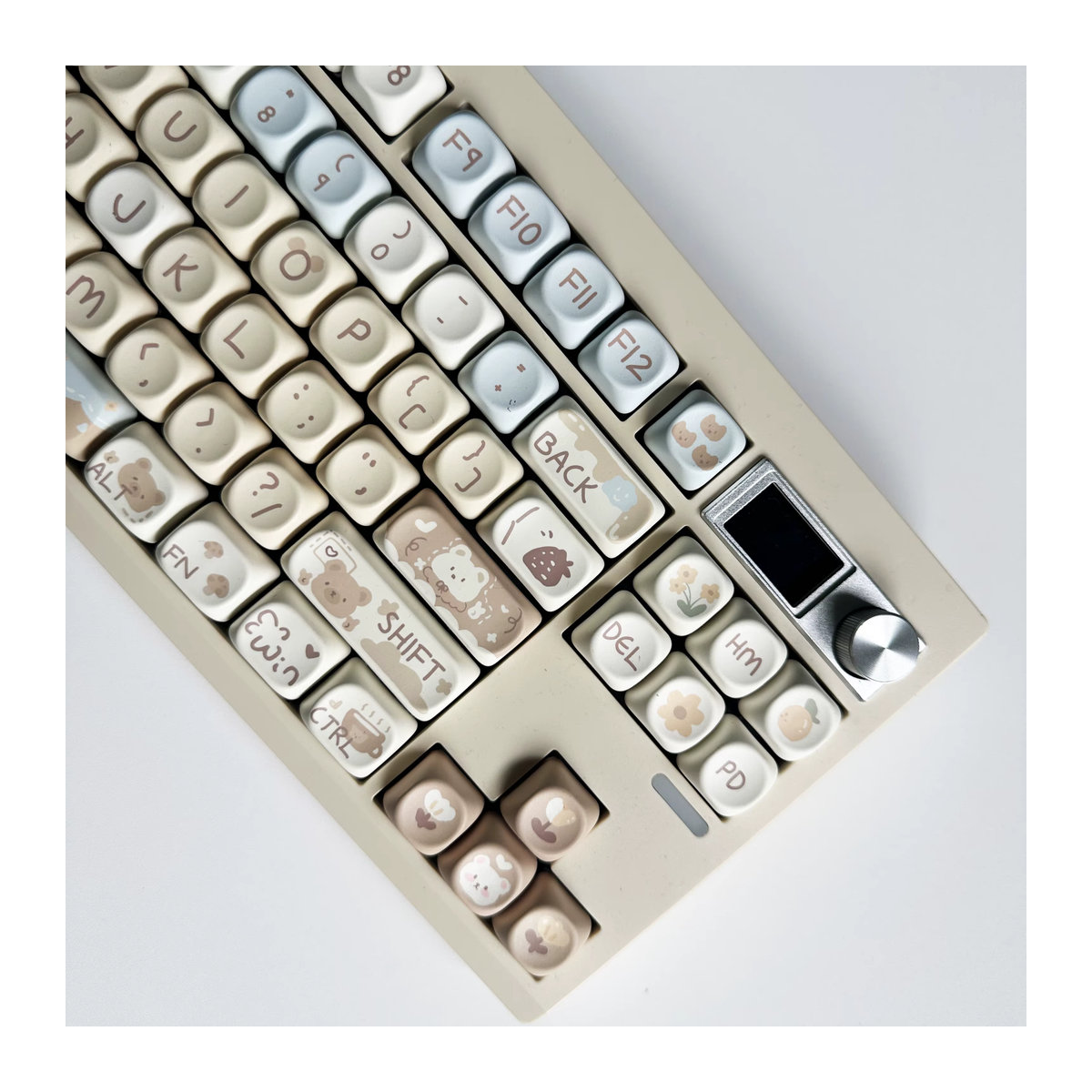 ZUOYA Milchtee Bär Tastenkappen Set mit 132 Tasten im MOA Profil aus PBT in Beige für mechanische Gaming-Tastaturen wie GMK67 - Bild 4
