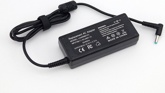 HP Smart Netzteil in Schwarz mit 45 Watt und 100-240 V Wechselstrom (740015-001) - Bild 1