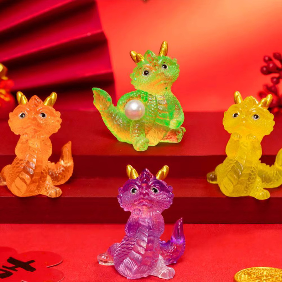 Transparente Drachenfigur von KITPIPI als bunte Dekoration aus Kunstharz für Weihnachten und Neujahr - Bild 2