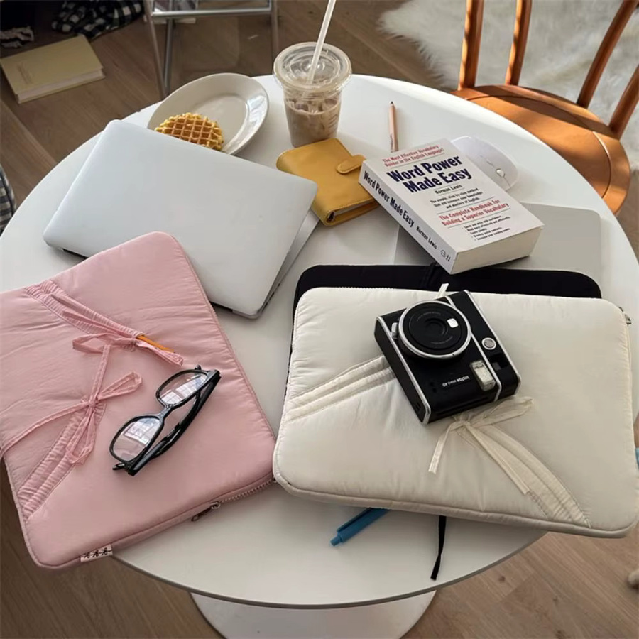 Stoßfeste Laptop-Hülle mit Schleife für 11, 13 oder 15,6 Zoll Notebooks und Tablets, ultradünne Schutztasche mit großer Kapazität in Schwarz oder Pink - Bild 4