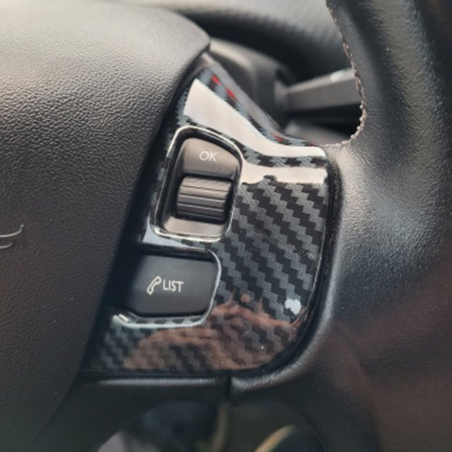 Hopefield Carbon Faser Lenkrad Panel Emblem Aufkleber in Schwarz für Peugeot 2008 und 208 T9 - Bild 1