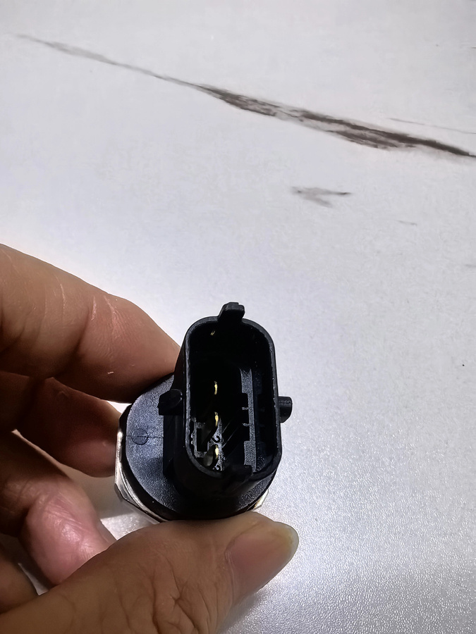 Bosch Kraftstoffdrucksensor 0281002907 0281002720 in Schwarz für Renault, Mercedes, MWM, VW und Chevrolet - Bild 3