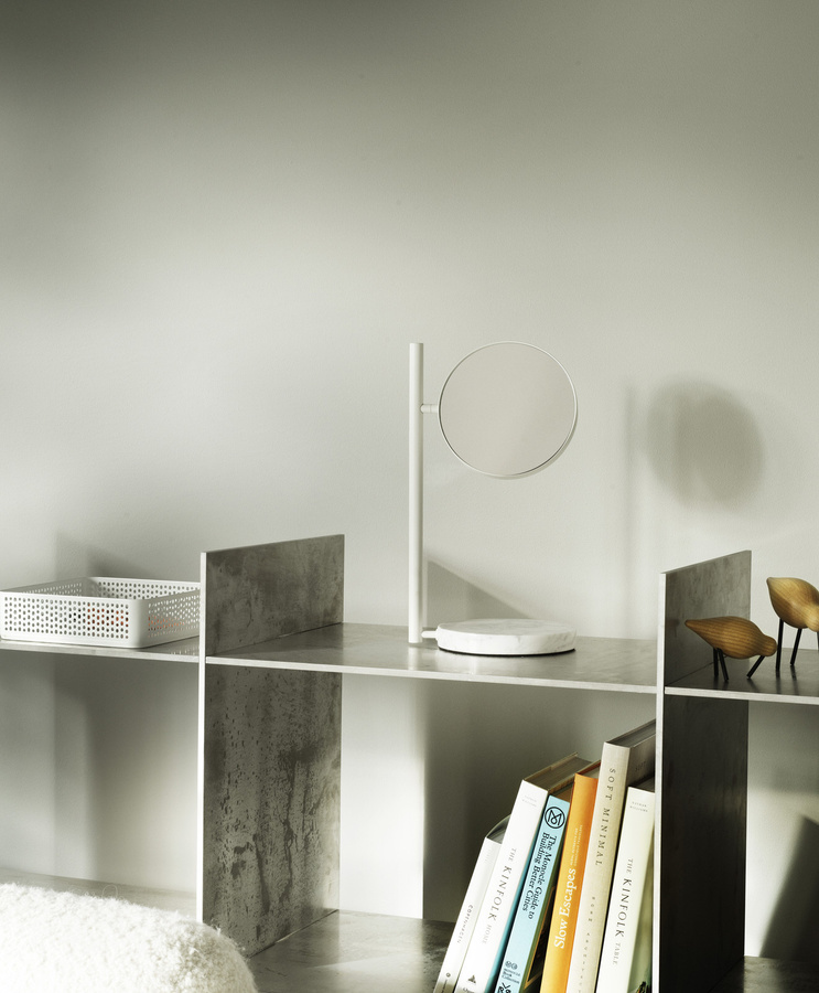 Normann Copenhagen Pose Tischspiegel aus Marmor in Weiß, rund - Bild 3
